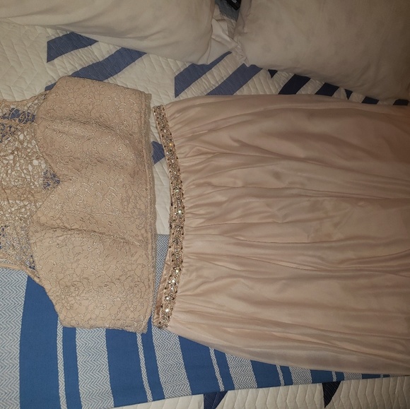 Dress - Picture 1 of 3